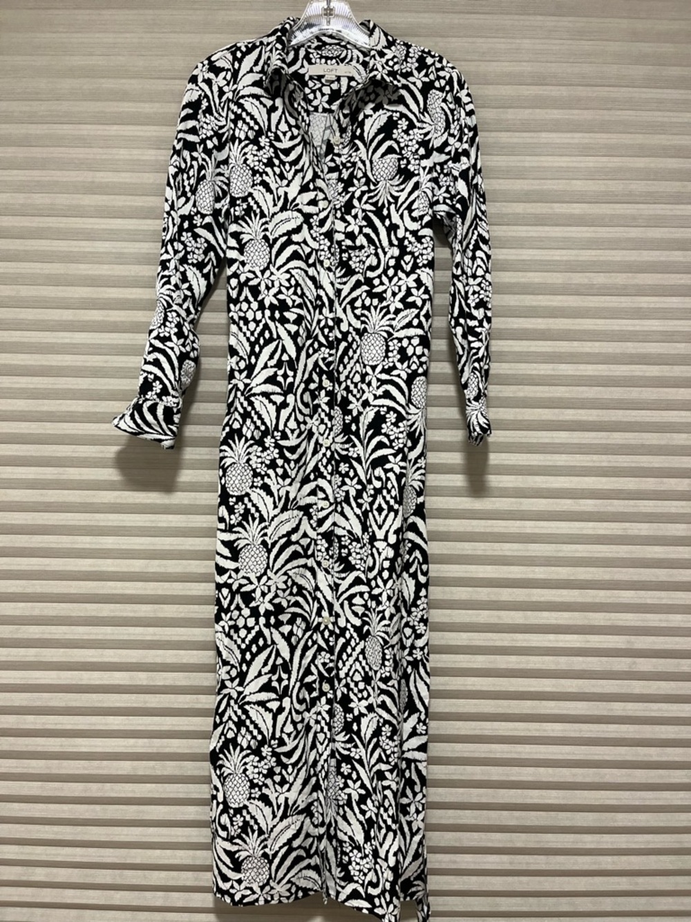 LOFT Black and White Linen Shirt Dress Floral Maxi Shirt Dress size 0 - Picture 3 of 7